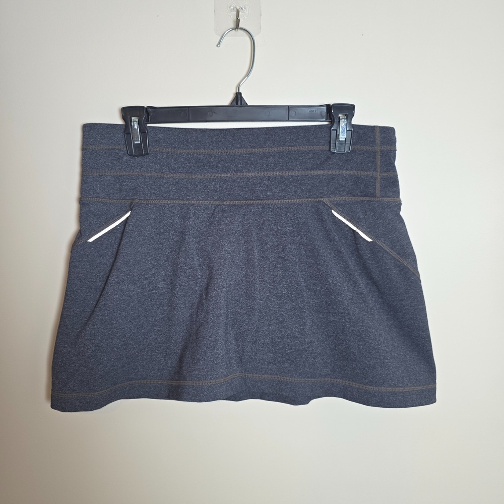 Athleta Relay Grip Skort Womens M Heather Grey Reflective Coolmax Gusset Skirt